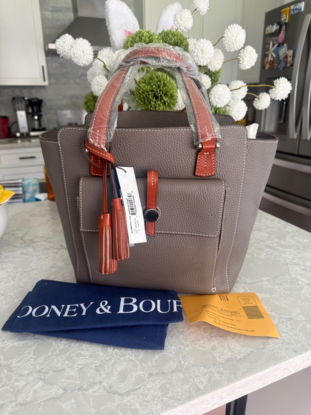 Dooney & Bourke north/south shopper